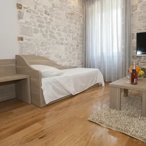  Apartment Tifani Luxury 2
